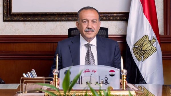 محافظ أسيوط يعتمد التعريفة الجديدة للمواصلات