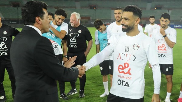 محمد صلاح مع وزير الشباب