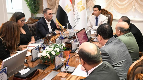 اجتماع وزير الشباب والرياضة مع وفد كوكاكولا اجتماع وزير الشباب والرياضة مع وفد كوكاكولا