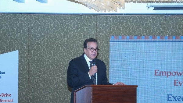 الدكتور خالد عبدالغفار نائب رئيس مجلس الوزراء وزير الصحة والسكان