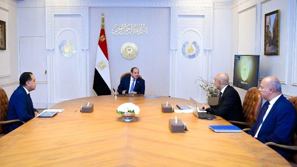 الرئيس السيسي يتابع تطوير التعليم