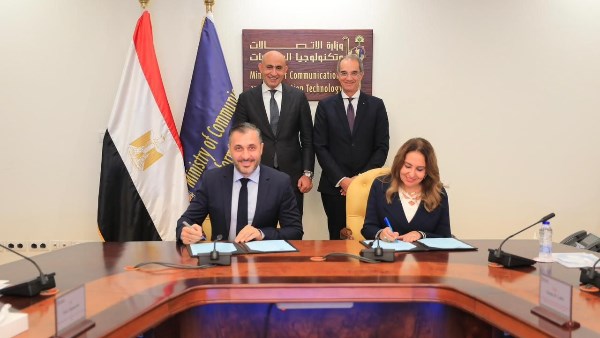 توقيع مذكرة تفاهم بين وزارة الاتصالات وتكنولوجيا المعلومات، وشركة " إتش بى - مصر" 