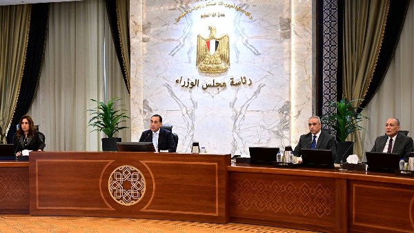 رئيس الوزراء يترأس اجتماع مجلس المحافظين
