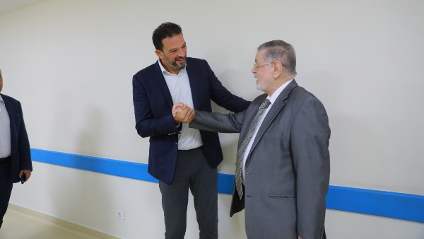 جانب من زيارة الدكتور ثروت الخرباوي لمستشفي الناس
