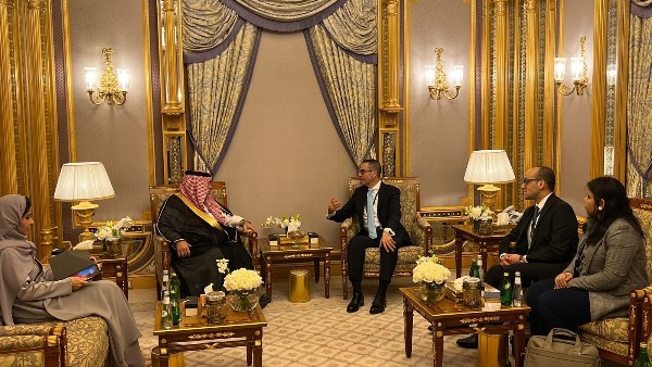 جانب من الاجتماع جانب من الاجتماع