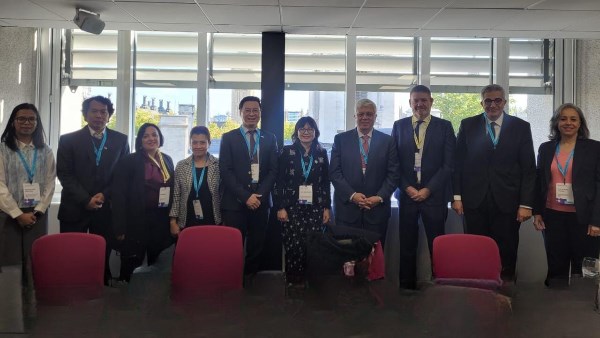 جانب من اللقاء جانب من اللقاء