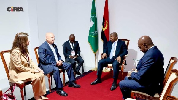 جانب من اللقاء جانب من اللقاء