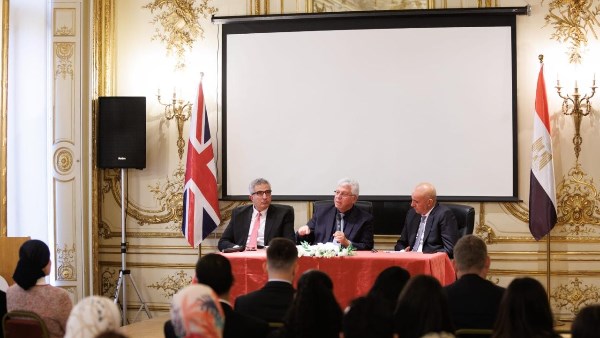 جانب من اللقاء جانب من اللقاء