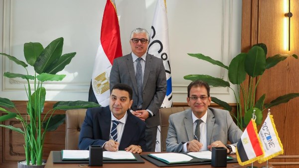 اقتصادية قناة السويس توقع عقد مشروع جديد لإنتاج الفورمالدهيد بالسخنة اقتصادية قناة السويس توقع عقد مشروع جديد لإنتاج الفورمالدهيد بالسخنة