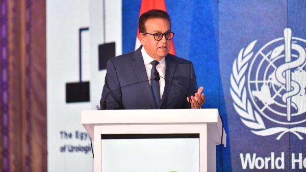 وزير الصحة والسكان يشهد إطلاق الإصدار الثالث من الدلائل الإرشادية لجراحة المسالك البولية