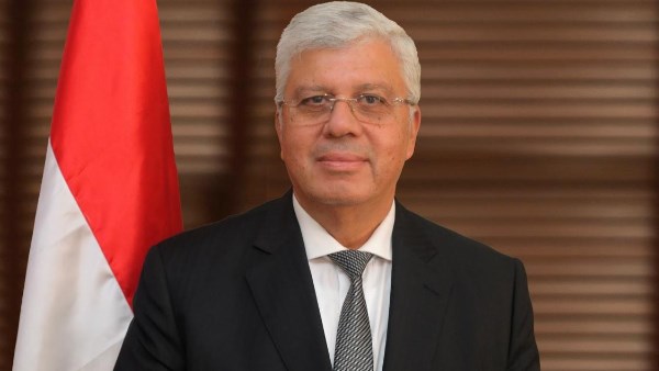 الدكتور أيمن عاشور وزير التعليم العالي والبحث العلمي  الدكتور أيمن عاشور وزير التعليم العالي والبحث العلمي