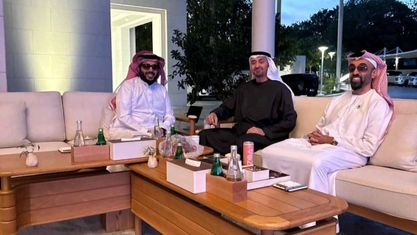 محمد بن زايد مع تركي آل الشيخ