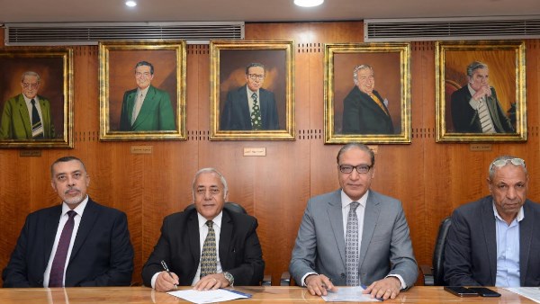  البنك الأهلي المصري ومؤسسة أخبار اليوم يوقعان عقد تأجير مخازن 