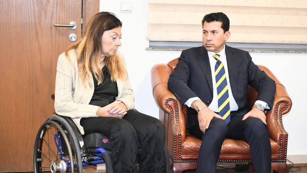 وزير الشباب والرياضة