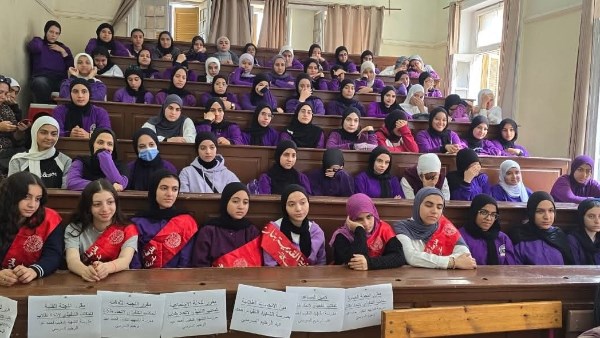 جانب من الندوة 