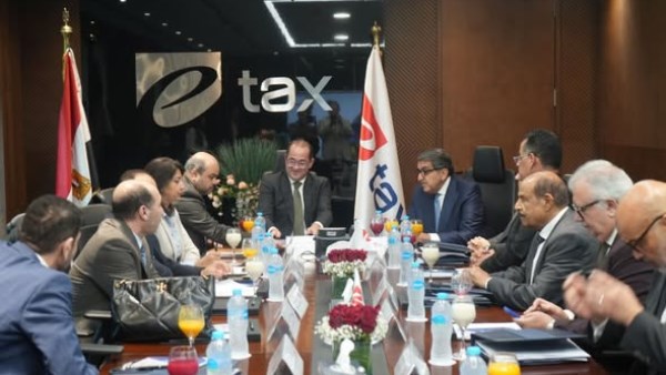 وزير المالية: نتطلع لوجود مراكز متميزة لخدمة العملاء لتطوير الخدمات 