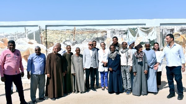 جولة محافظ الأقصر والسفير الفرنسي 