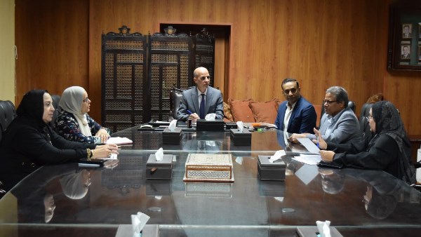 أثناء الإجتماع