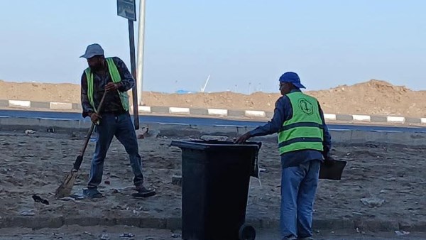 جانب من أعمال النظافة 