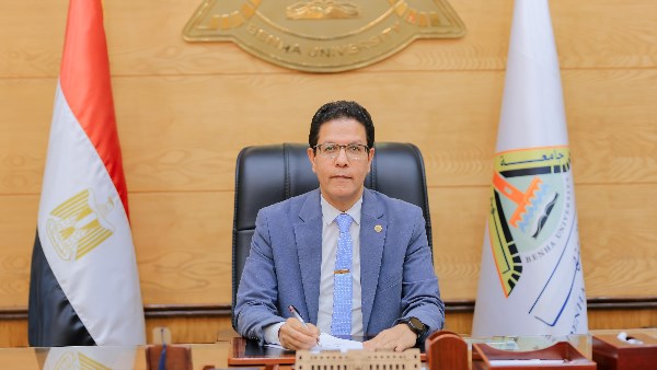 رئس جامعة بنها 