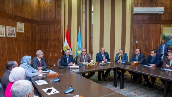 اجتماع رئيس جامعة طنطا بالعلماء 