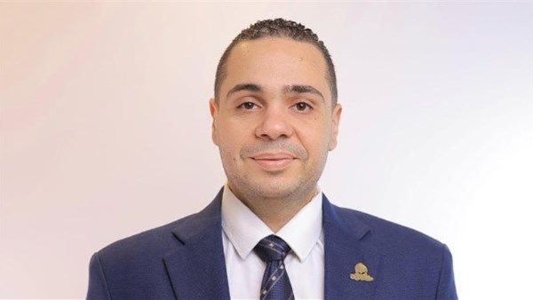 النائب عادل عتمان عضو مجلس الشيوخ عن حزب الجبهة الوطنية