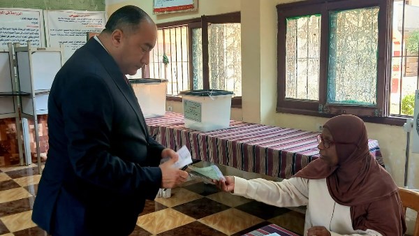 خلال التصويت