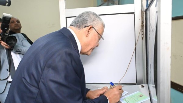 رئيس مجلس النواب خلال الادلاء بصوته