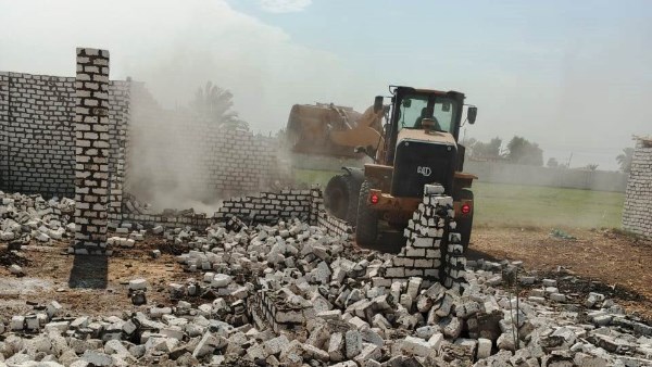 إزالة التعديات على أراضى أملاك الدولة