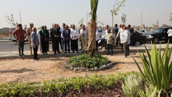 محافظ القاهرة بجولة تفقدية بحى الخليفة