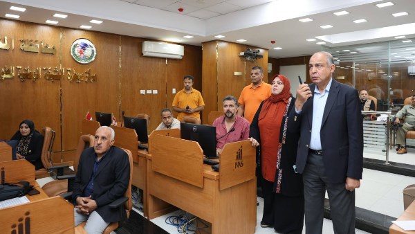  محافظ المنيا يتابع سير العملية الانتخابية