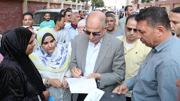 محافظ المنيا فى لقاء مع المواطنين
