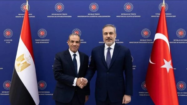 لقاء وزير الخارجية المصري والتركي 