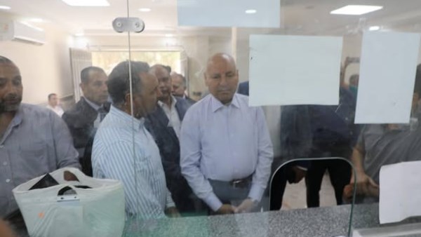 محافظ القاهرة فى زيارة لمنطقة شق الثعبان 