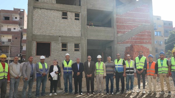 محافظ المنيا يتفقد أعمال إنشاء الجناح الجديد وصيانة مدرسة صلاح سالم الابتدائية