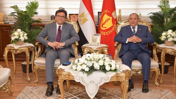 محافظ بورسعيد يجتمع مع وزير الثقافة