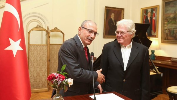 السفير التركي والفنان حسين فهمي 