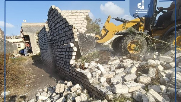 إزالة للتعديات على الأراضي الزراعية