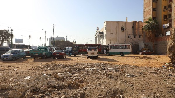  المنطقة المخصصة لانتظار السيارات 