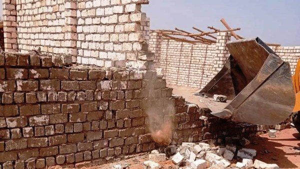 إزالة التعديات على أراضى أملاك الدولة