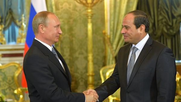 الرئيسين عبد الفتاح السيسي وفلاديمير بوتين