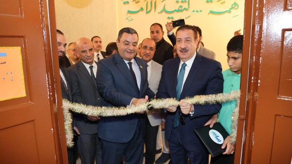 محافظ المنوفية خلال افتتاح المعمل الرقمي "سطر برايل الالكتروني" بمدرسة النور للمكفوفين 