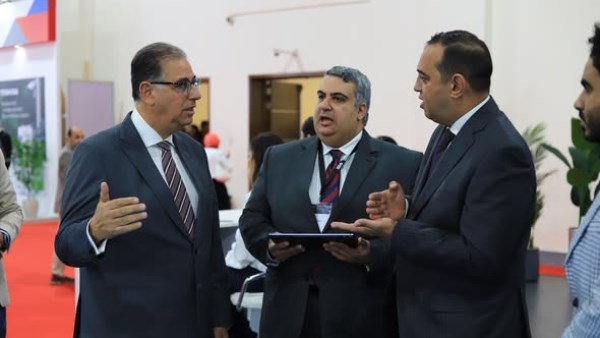 المناقشات بين الطرفين 