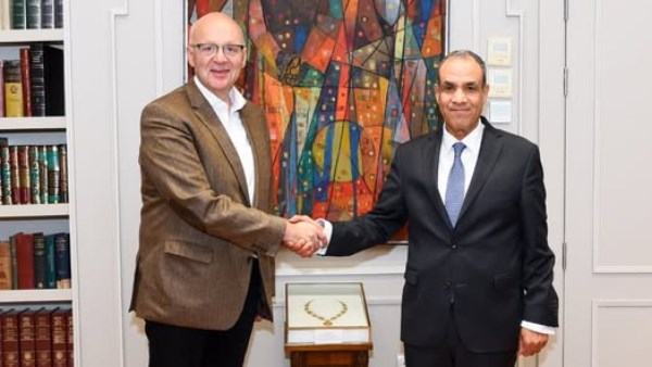 وزير الخارجية والنائب الألماني 