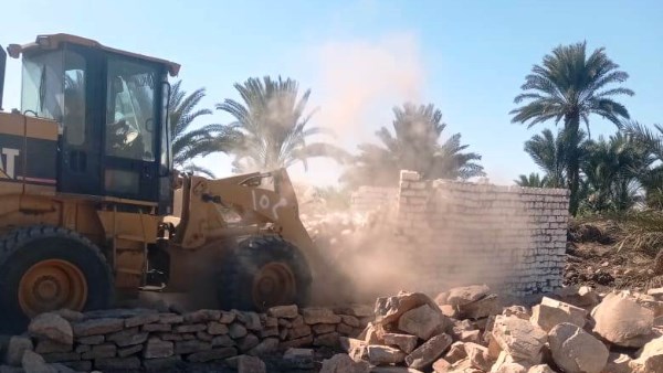 إزالة التعديات على الأراضى الزراعية