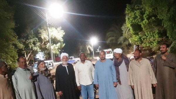 أهالى القفايطة بنصر النوبة بعد تركيب الكهرباء  
