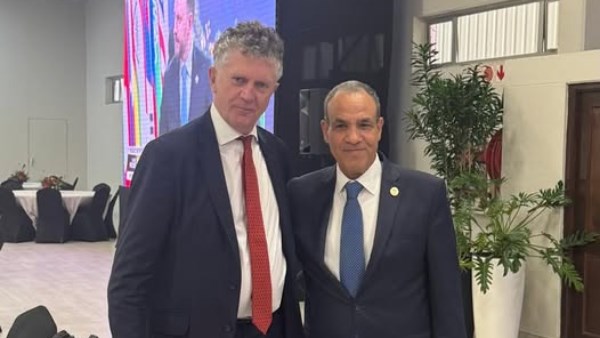 وزير الخارجية يلتقي مستشار الأمن القومي البريطاني 