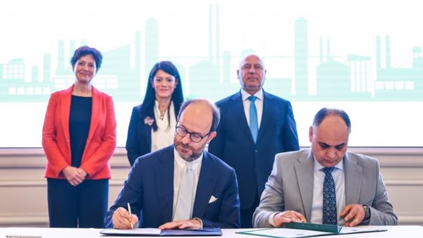 مصر توقّع مع الوكالة الفرنسية للتنمية وبنك الاستثمار الأوروبي