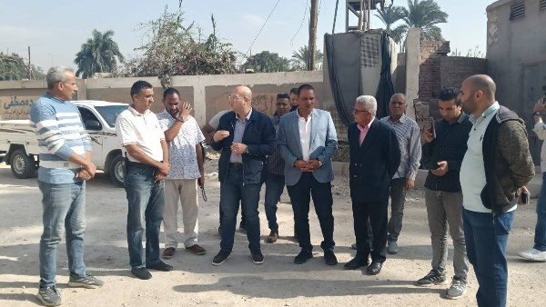 جولة ميدانية لنائب محافظ الجيزة لمتابعة مشروعات الرصف التوسعة والتطوير  بمدينة الحوامدية