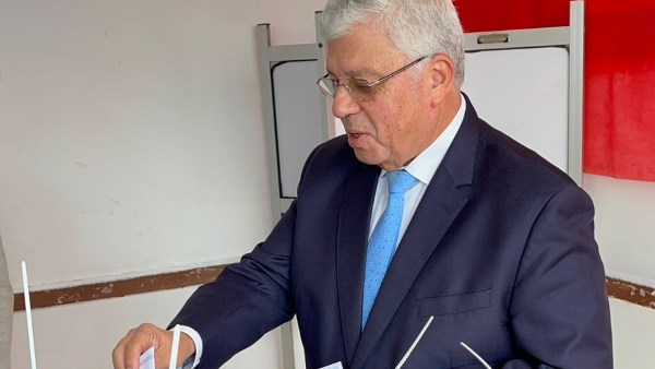 وزير التعليم العالي يدلي بصوته في انتخابات مجلس النواب 